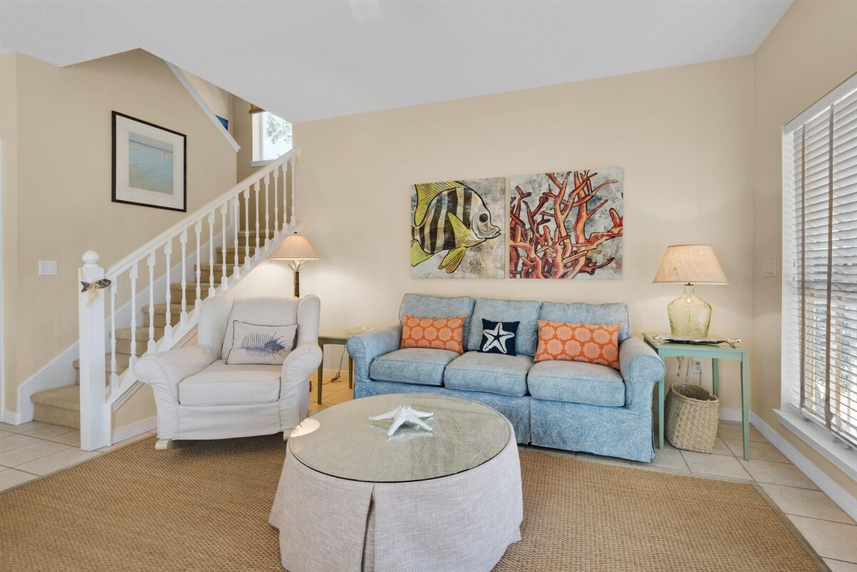 Photo 14 of ADORABLE DESTIN BEACH COTTAGE! 1 min walk to beach! Gulf View! Private Pool!