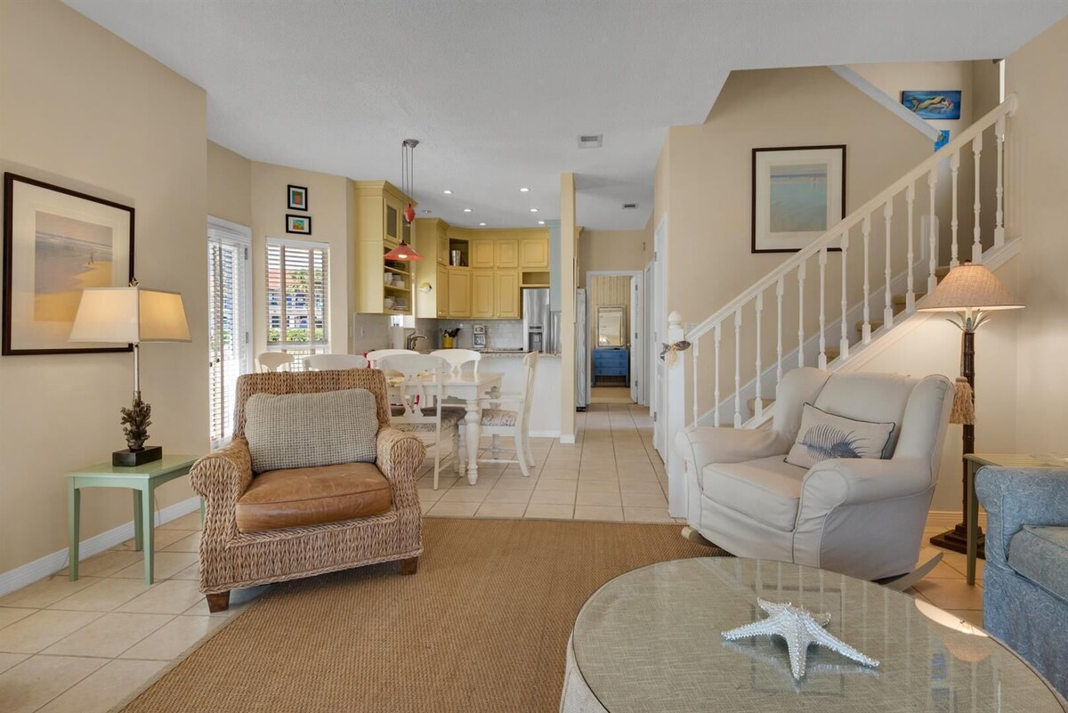 Photo 13 of ADORABLE DESTIN BEACH COTTAGE! 1 min walk to beach! Gulf View! Private Pool!