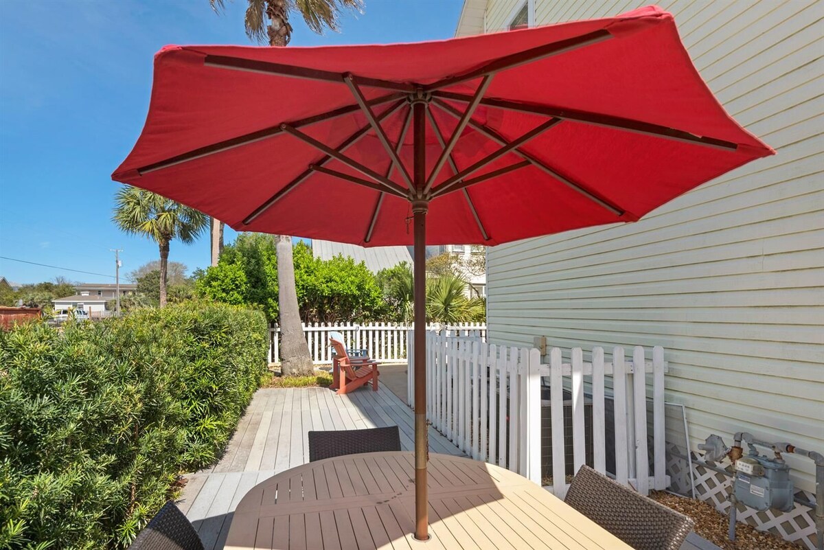 Photo 48 of ADORABLE DESTIN BEACH COTTAGE! 1 min walk to beach! Gulf View! Private Pool!