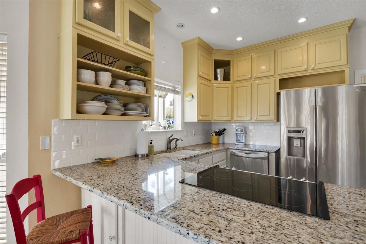 Photo 18 of ADORABLE DESTIN BEACH COTTAGE! 1 min walk to beach! Gulf View! Private Pool!