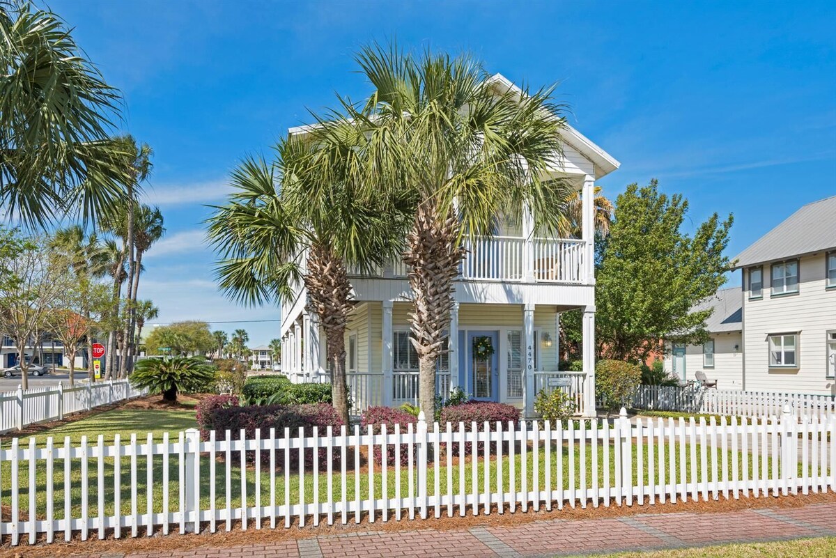 Photo 3 of ADORABLE DESTIN BEACH COTTAGE! 1 min walk to beach! Gulf View! Private Pool!