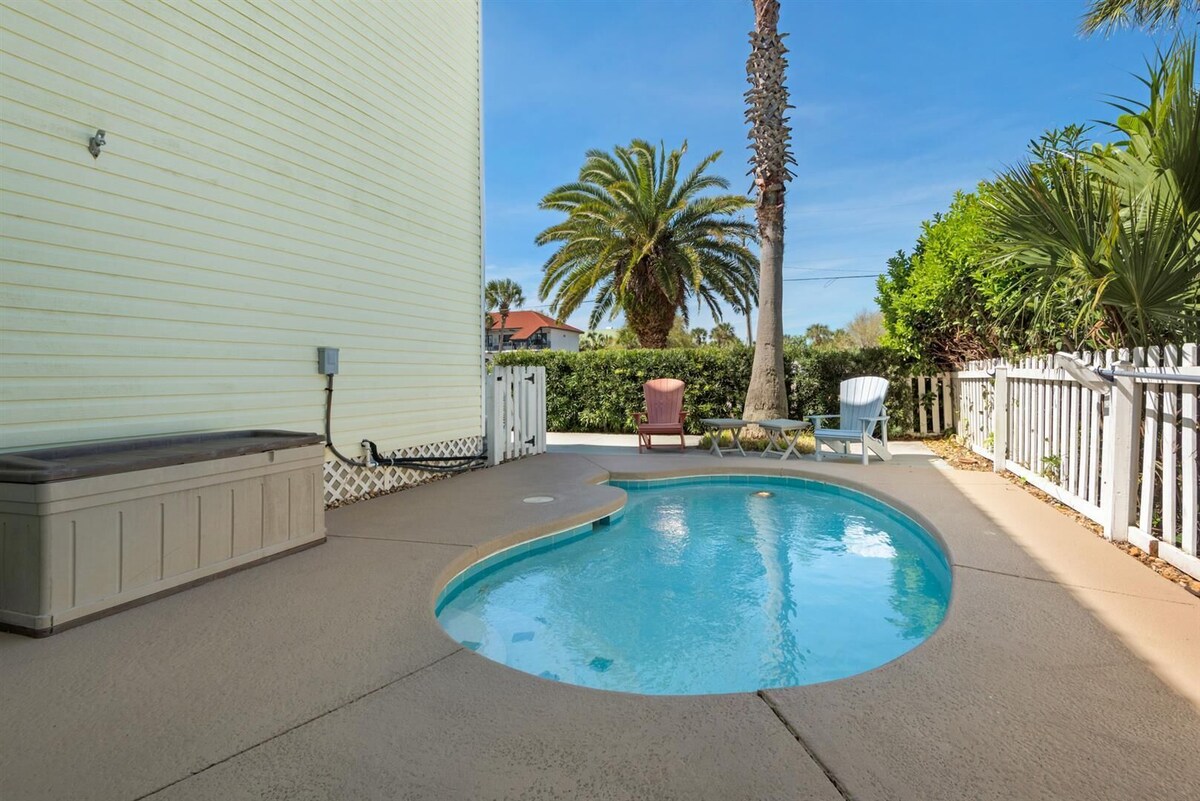 Photo 46 of ADORABLE DESTIN BEACH COTTAGE! 1 min walk to beach! Gulf View! Private Pool!