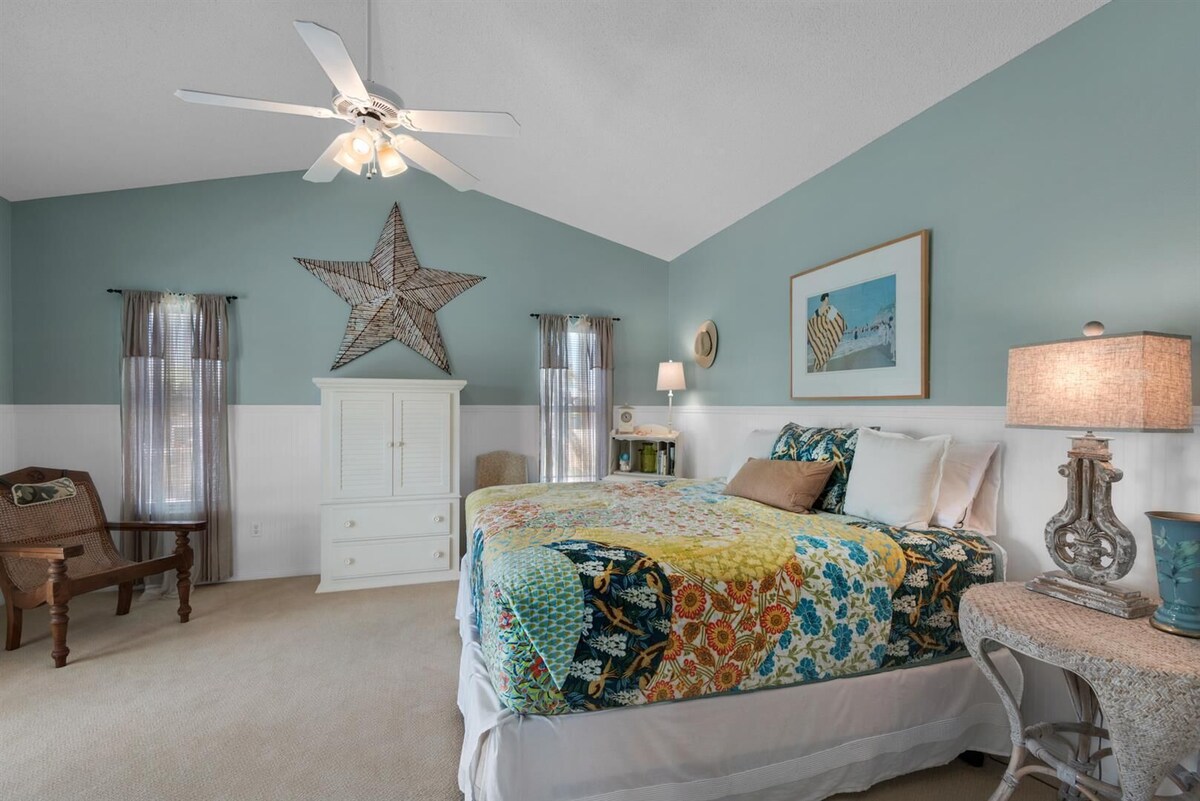 Photo 31 of ADORABLE DESTIN BEACH COTTAGE! 1 min walk to beach! Gulf View! Private Pool!