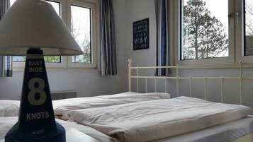 2 bedrooms, iron/ironing board