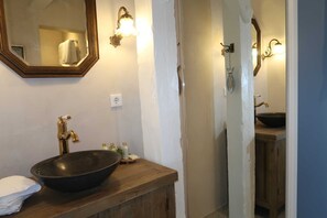 Hårtørrer, håndklæder