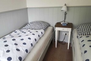 2 chambres, lit de bébé portatif, Wi-Fi, literie fournie