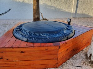 Outdoor spa tub - Retreat to a Tropical Paradise! Sun, Sea, Relax! (Paradera)