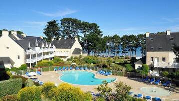 Piscine extérieure, piscine chauffée