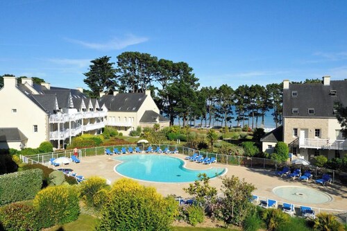 Wohnung mit Meerblick Terrasse, Strand 20 Meter entfernt, Pool und Garten