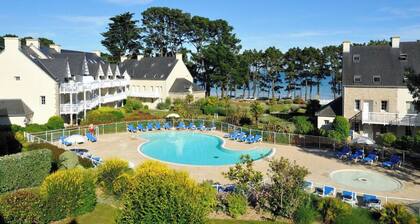 Wohnung mit Meerblick Terrasse, Strand 20 Meter entfernt, Pool und Garten