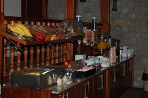 Free daily buffet breakfast