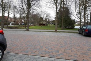 Estacionamiento en la propiedad 