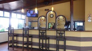 Bar (on property) - Hotel y Restaurante Costa Verde Mazatenango (Mazatenango)