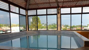 Bathtub spa indoor