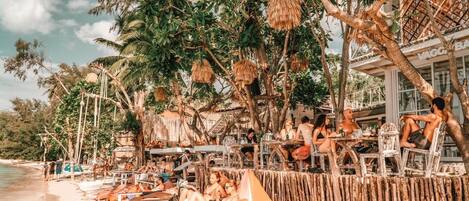 Kontinental frokost hver dag (THB 250 per person)