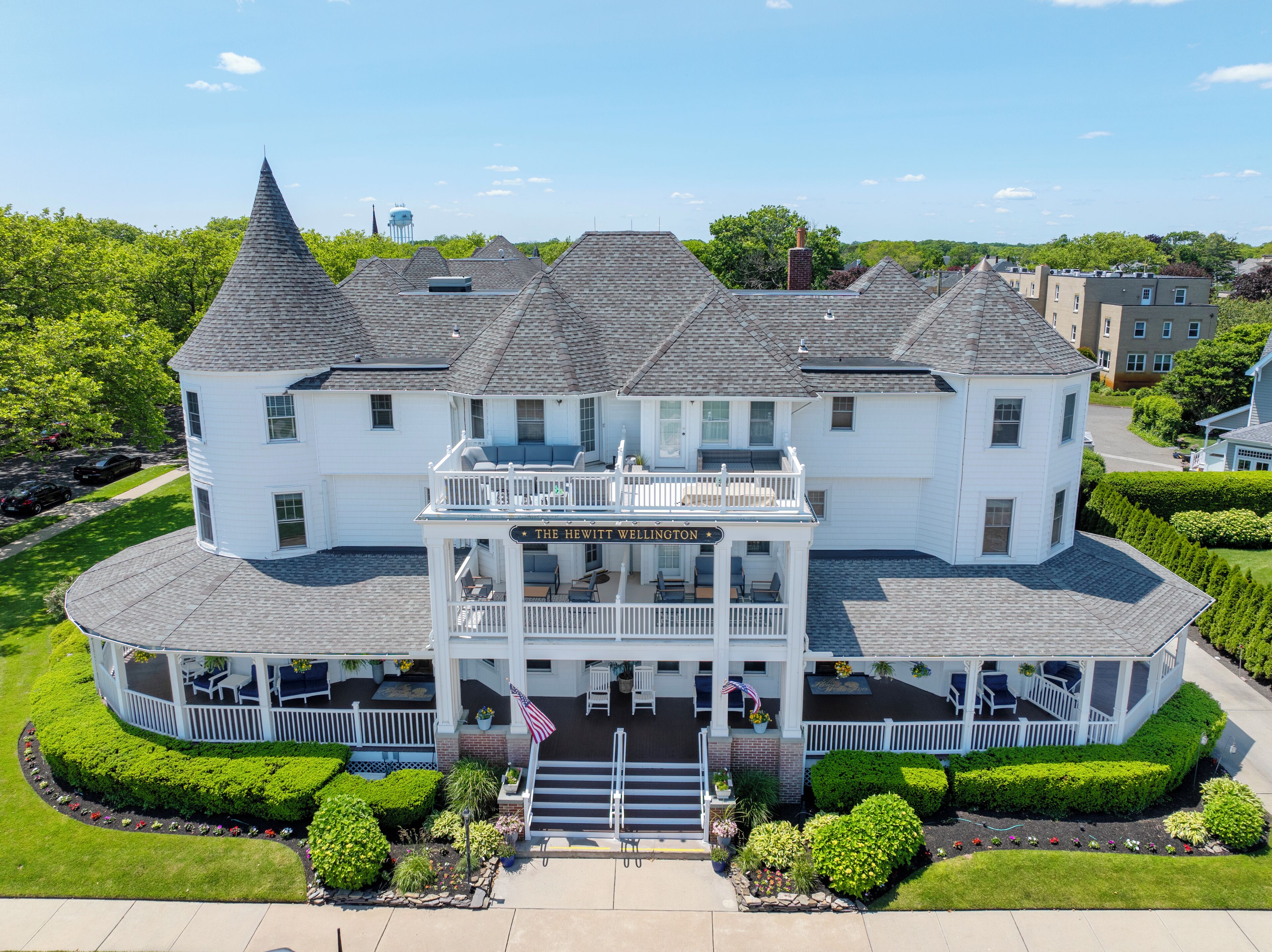 Vista frontal de la propiedad