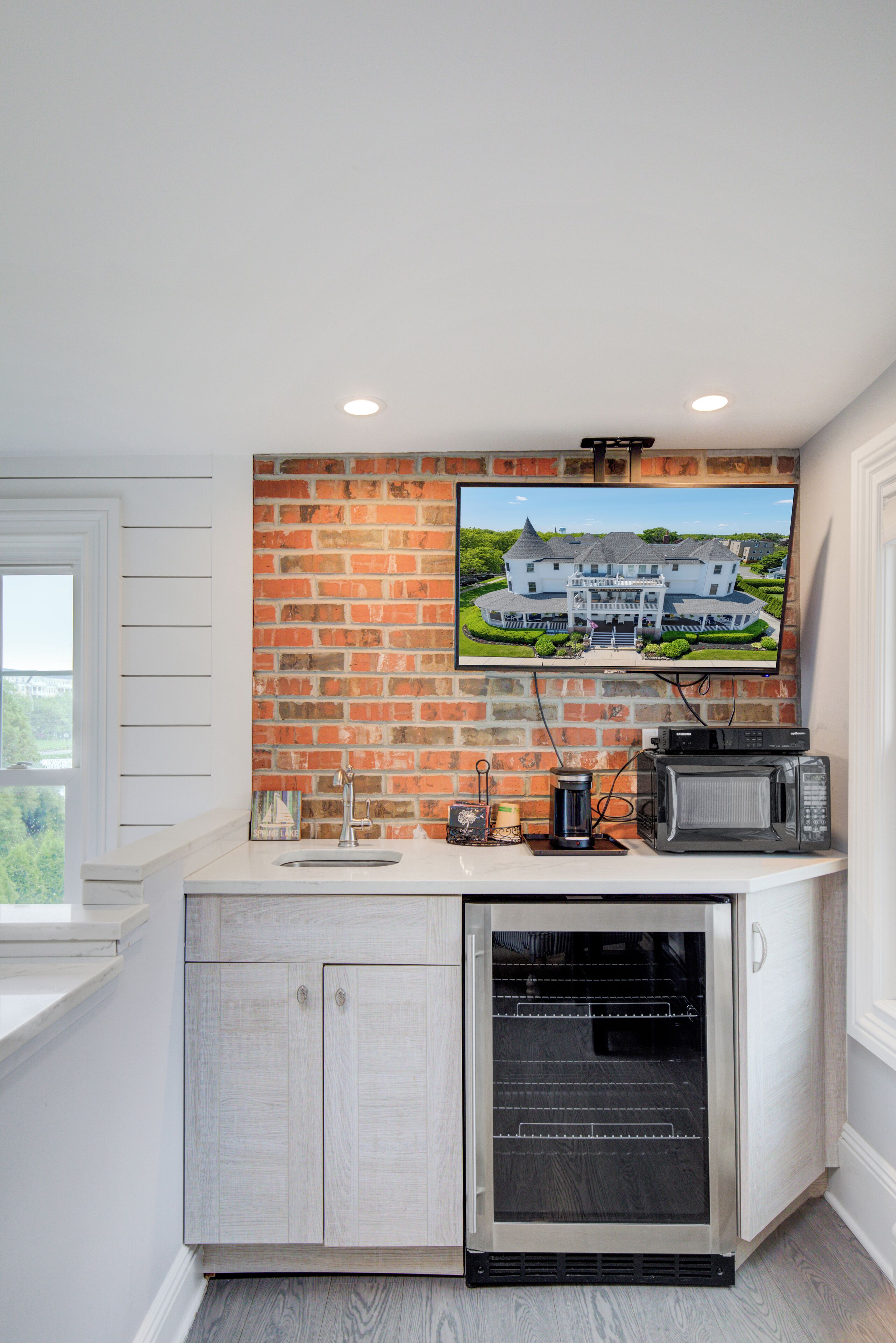 room 29 room, multi-view carriage house (room 29- max 4 people) | private kitchenette | fridge, coffee/tea maker