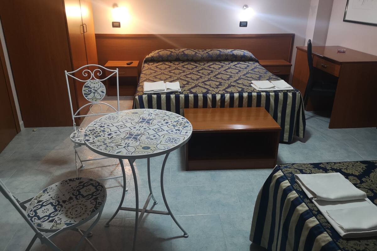 Egyptian cotton sheets, premium bedding, pillow-top beds, in-room safe
