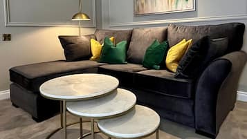 Hypo-allergenic bedding, in-room safe, desk, iron/ironing board