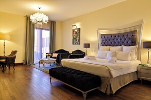 Executive Suite | Premium bedding, in-room safe, desk, laptop workspace - Demeure Loredana  (Saint-Florent)