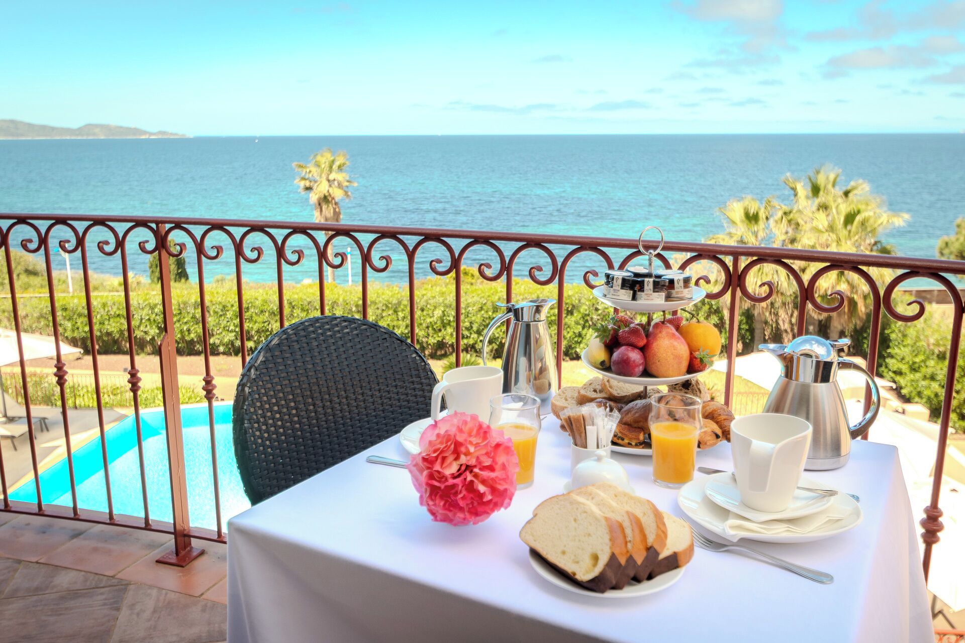 Daily cooked-to-order breakfast for a fee