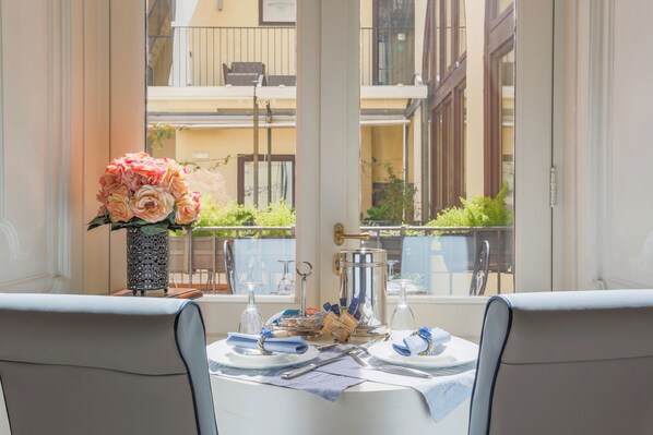 Petit déjeuner buffet compris tous les jours