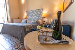 1 bedroom, Frette Italian sheets, premium bedding, down duvets - Maison Tofani (Sorrento)