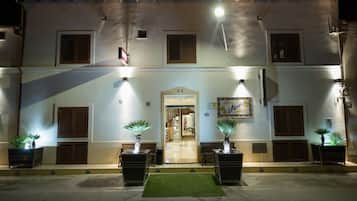 Fachada de la propiedad