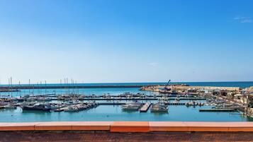 Quarto casal ou duplo panorâmico, 1 quarto, para fumantes, vista para o mar | Marina