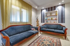 Lobby sitting area - Hotel Aliai (Sciacca)