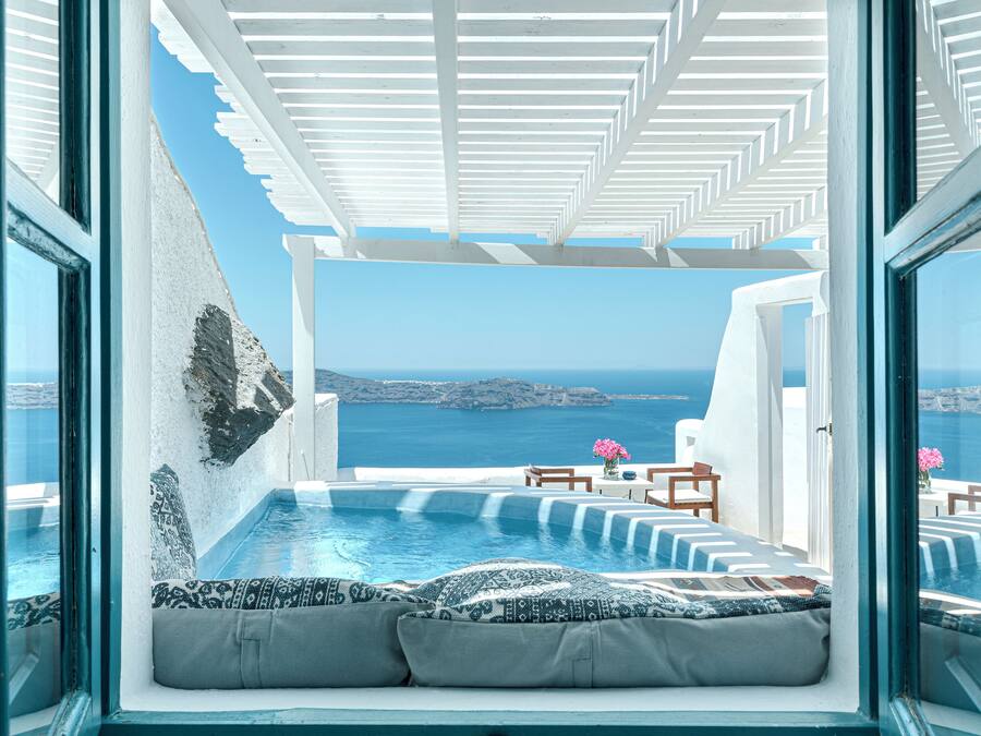 Jetted bathtub