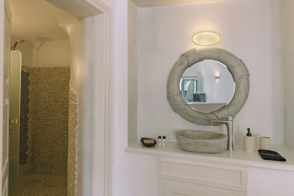 Bathroom - Afroessa Hotel by Caldera Houses (Santorini)