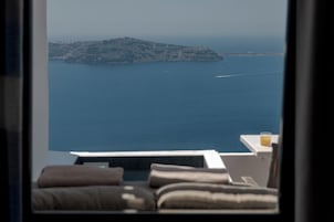 Suite romántica (Outdoor Hot Tub, Caldera View) | Vistas desde la habitación