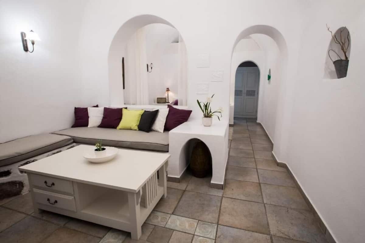 Junior Suite (Caldera View)