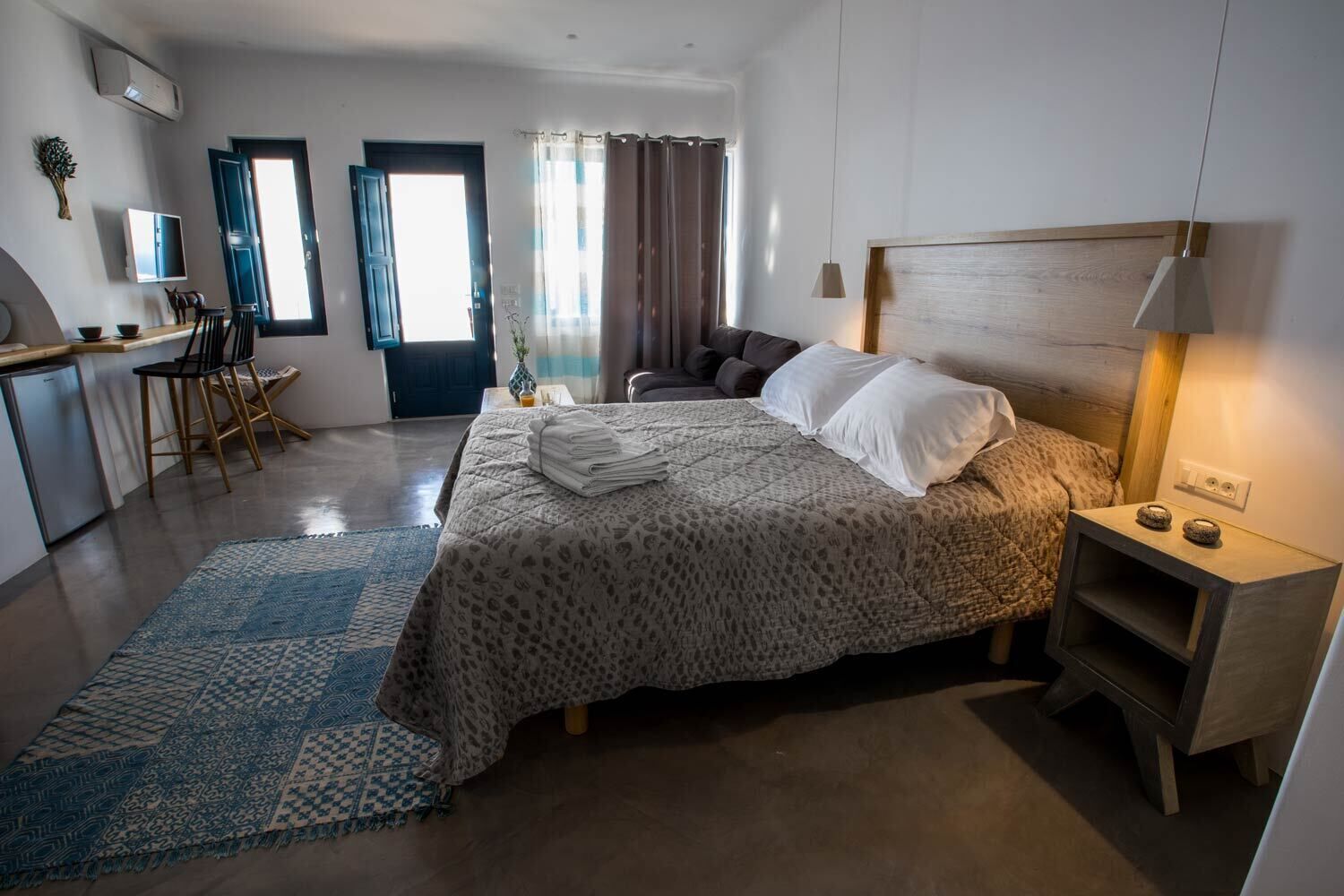 Afroessa Hotel by Pearl Hotel Collection Santorini interior view 8