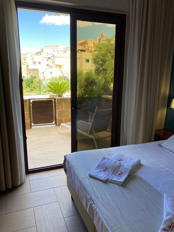 Junior Suite, 1 Bedroom, Balcony | Premium bedding, down comforters, minibar, in-room safe