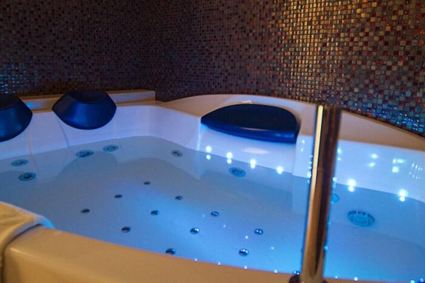 Junior Suite, Jetted Tub | Jetted tub