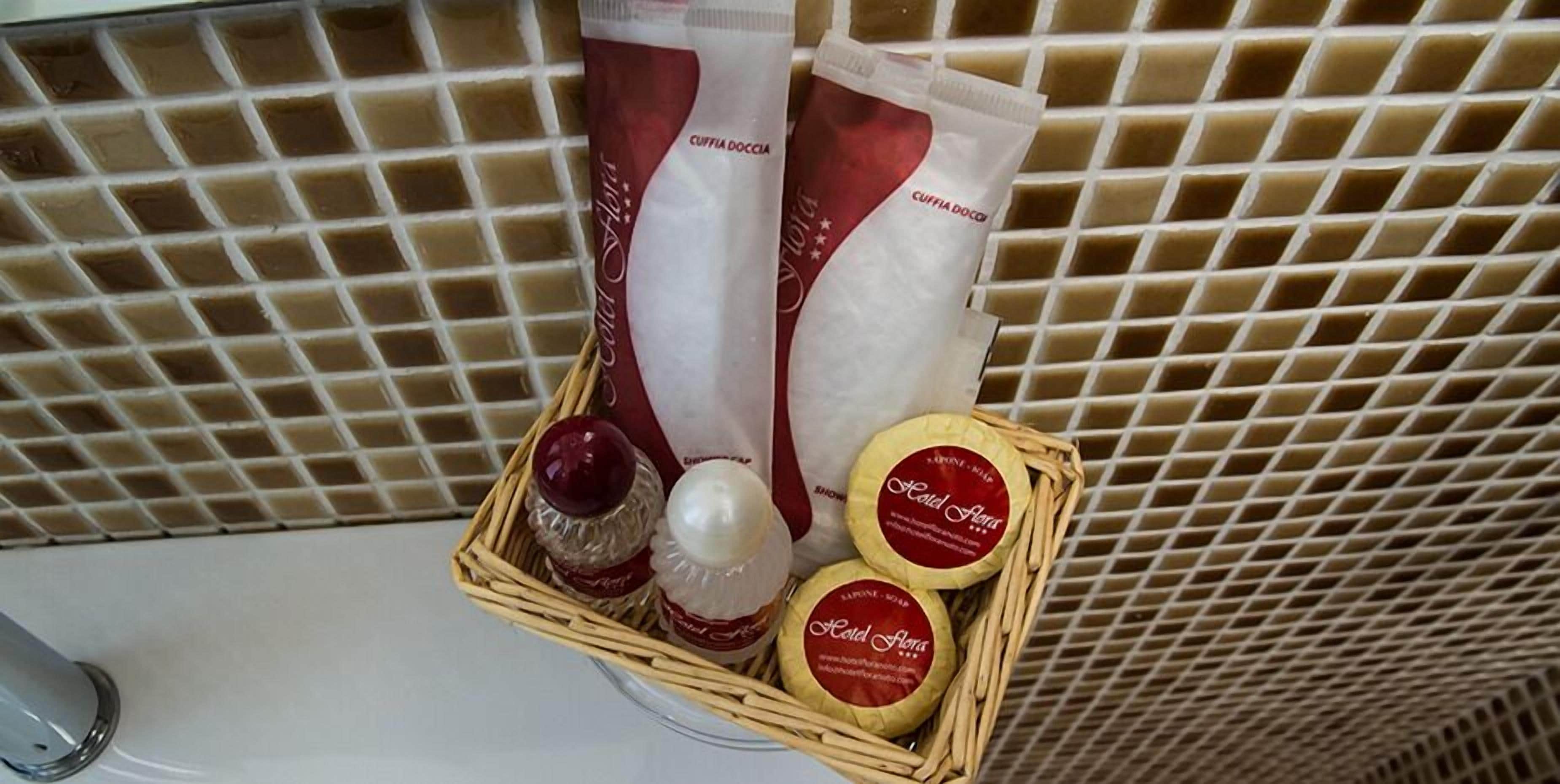 junior suite, jetted tub | room amenity