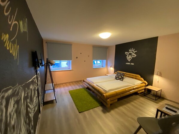 1 habitación, escritorio, tabla de planchar con plancha y wifi gratis