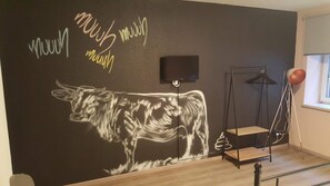 Televisión de pantalla plana de 17 pulgadas con canales digitales