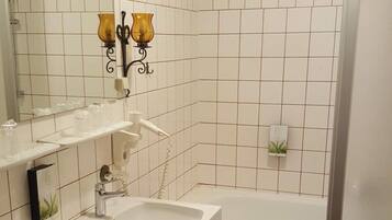 Deep soaking tub, free toiletries, hair dryer, towels