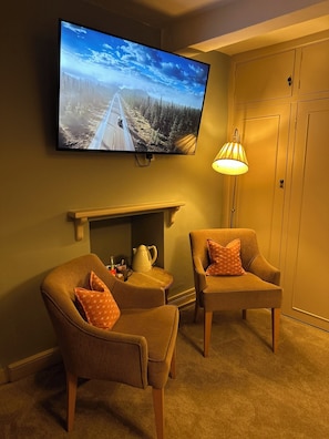 King Room (No Pets) | 1 bedroom, premium bedding, memory-foam beds, individually decorated