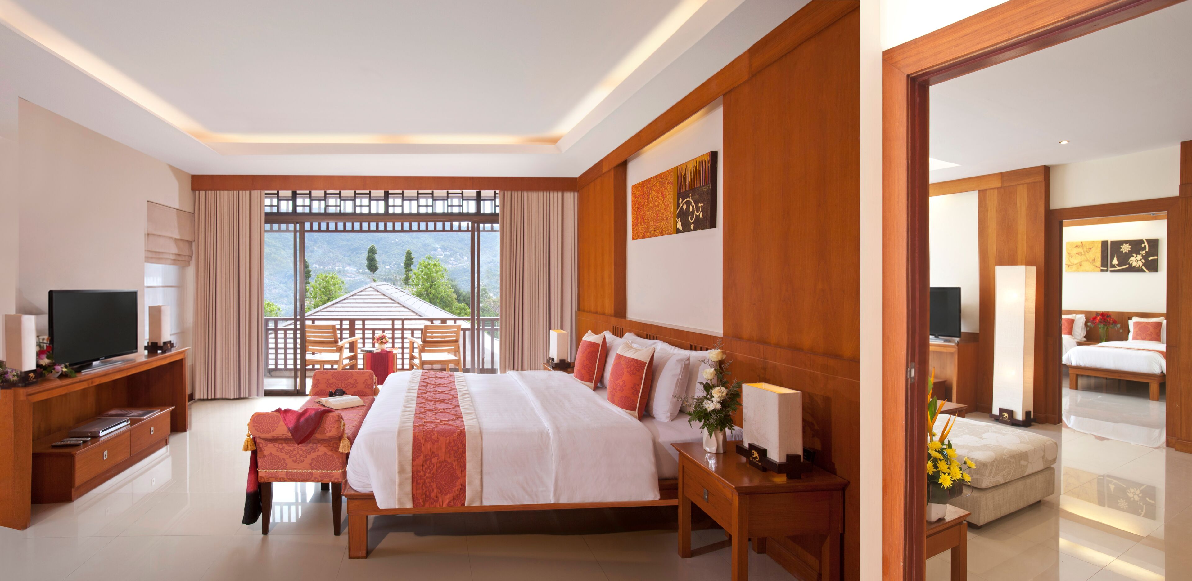 President Suite Two-Bedroom | 高档床上用品、客房内保险箱、办公桌、折叠床/加床（额外收费）