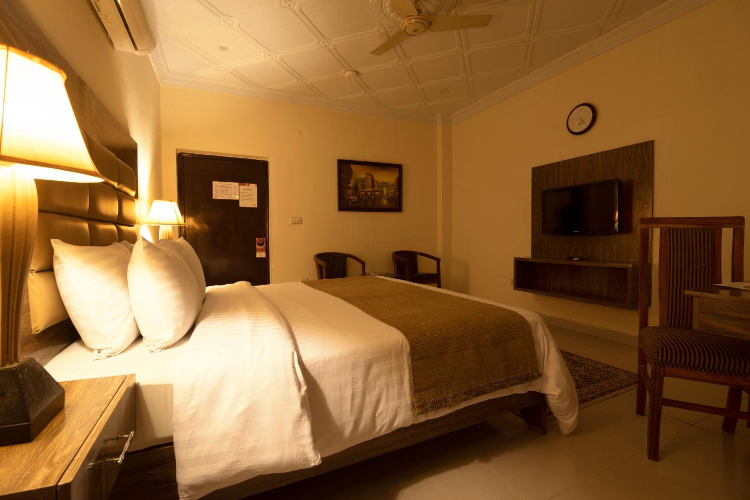 1 bedroom, minibar, desk, blackout curtains