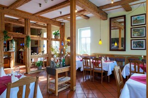 ディナーに営業 (郷土料理)