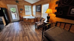 Cabin dành cho gia đình, không hút thuốc, bồn tắm thủy lực | Bộ đồ giường cao cấp, truy cập Internet không dây miễn phí
