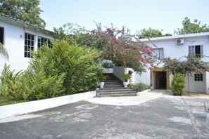Exterior - San San Tropez (Port Antonio)