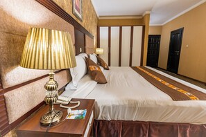 客房 | 迷你吧、客房內保險箱、書桌、遮光布/窗簾