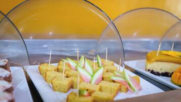 Tägliches kontinentales Frühstück (15 USD pro Person)