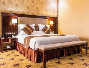 Presidential Suite | Minibar, in-room safe, desk, blackout drapes - Lemigo Hotel (Kigali)